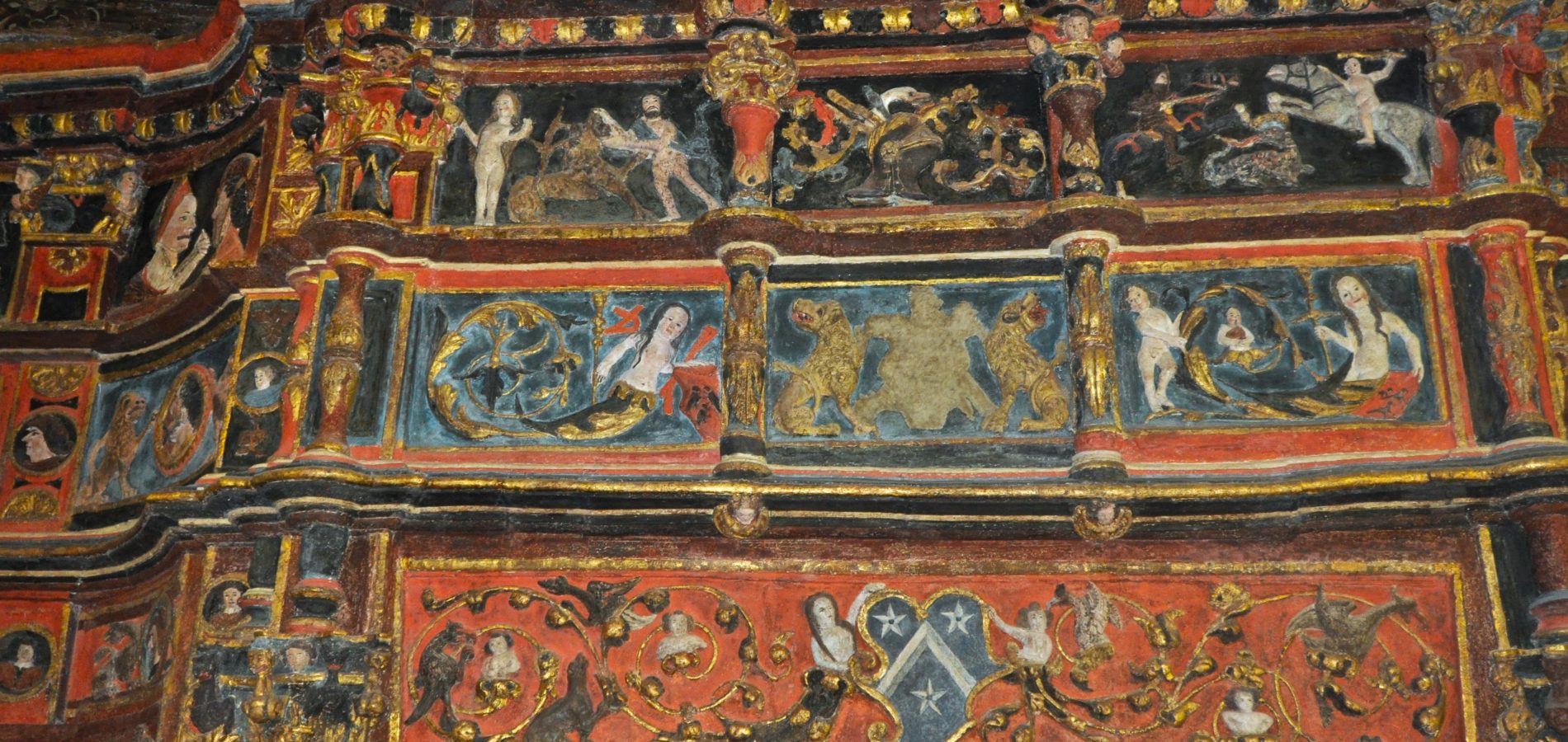 Cheminée du Prieuré de Saint Rémy la Varenne