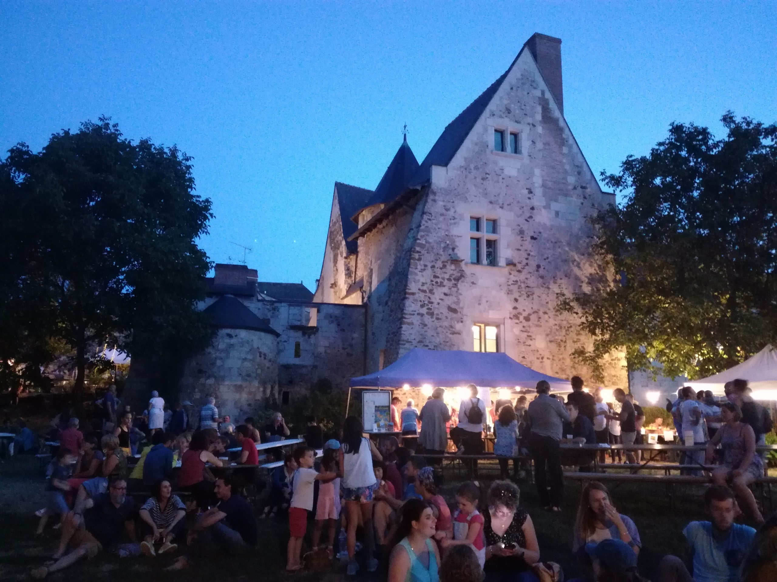 Marché nocturne et bal folk