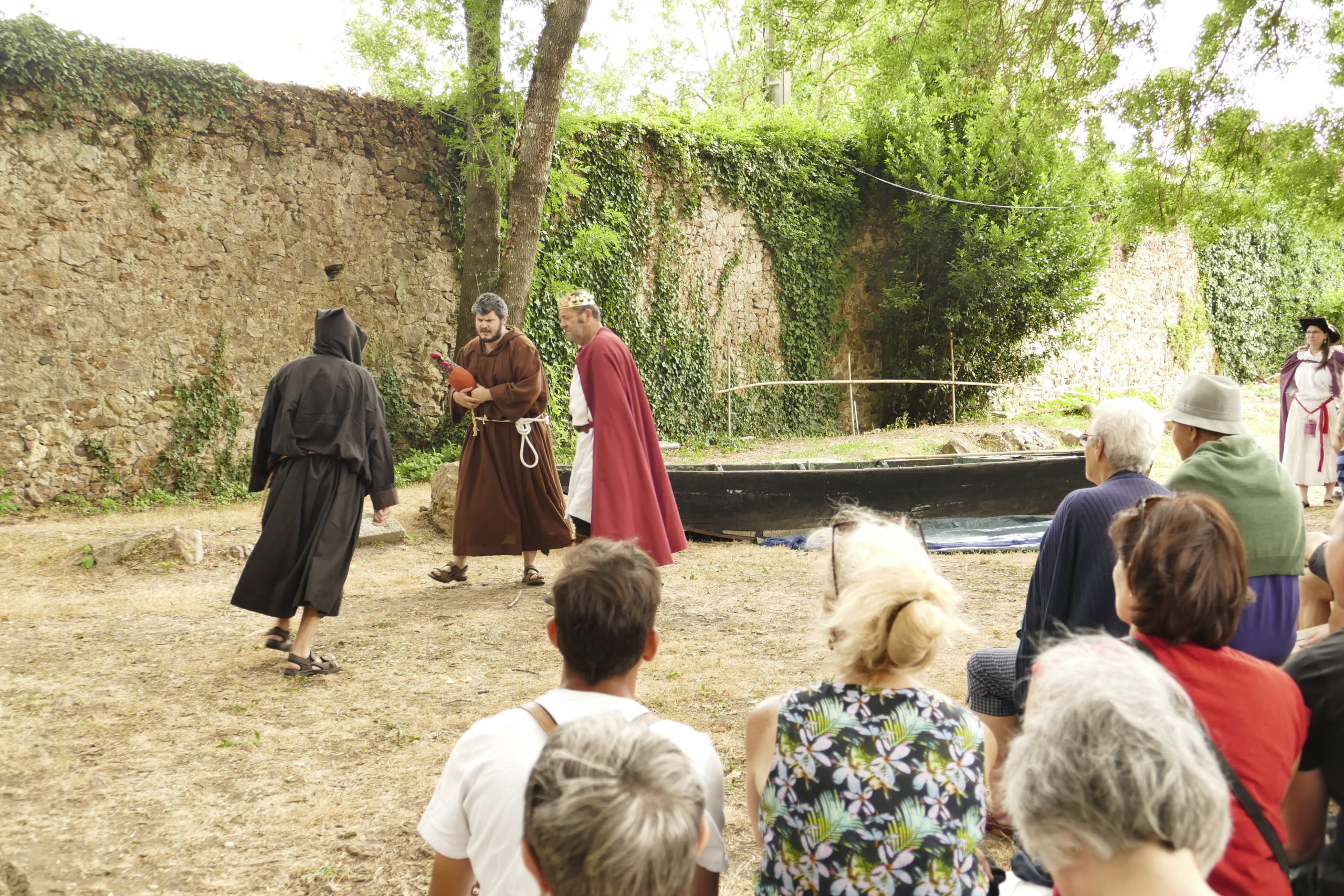 visite théâtralisée du Prieuré St Rémy la Varenne