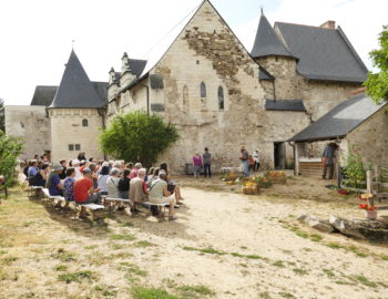 visite théâtralisée du Prieuré de St Rémy la Varenne